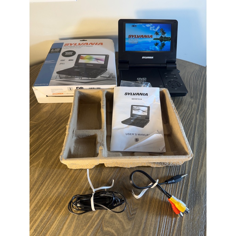 Sylvania Portable DVD Player 7" Black SDVD7014 With Accessories No Remote Works